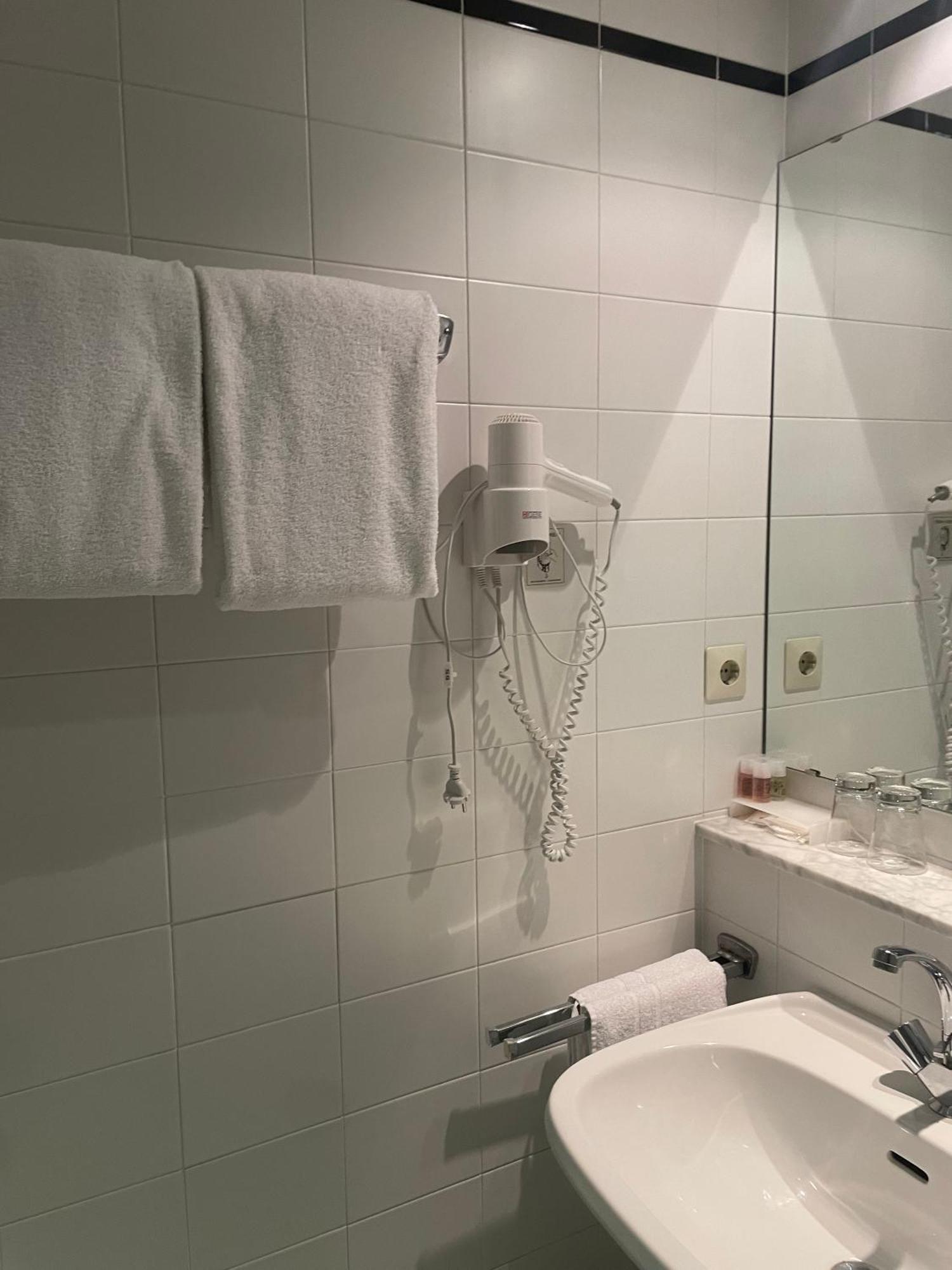 Hotel Bitterfelder Hof Kültér fotó