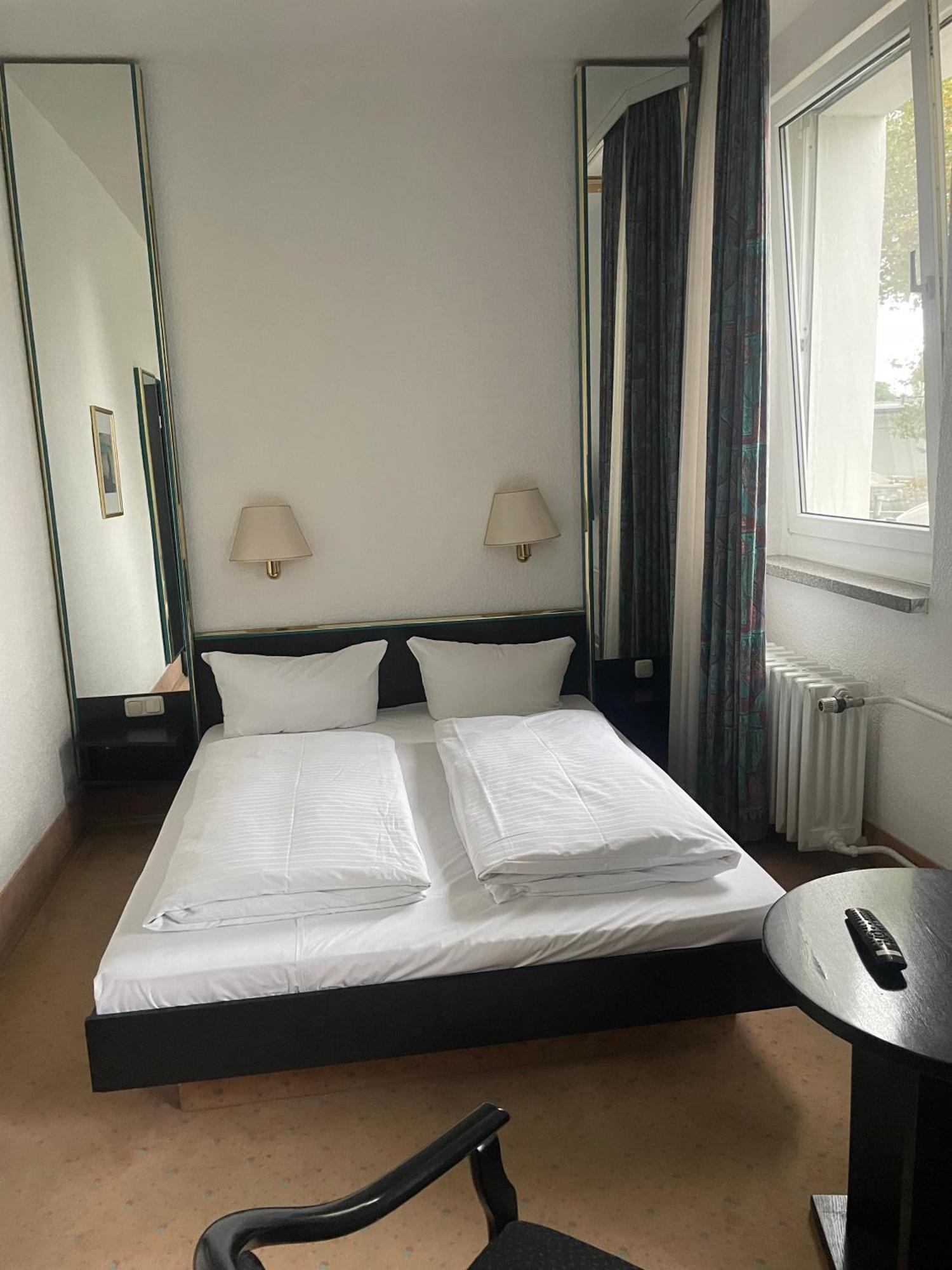 Hotel Bitterfelder Hof Kültér fotó